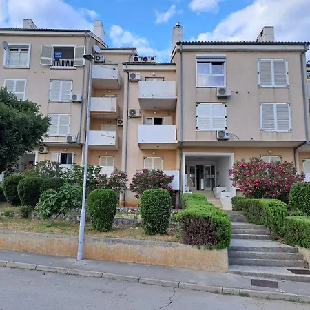 Apartment Megy